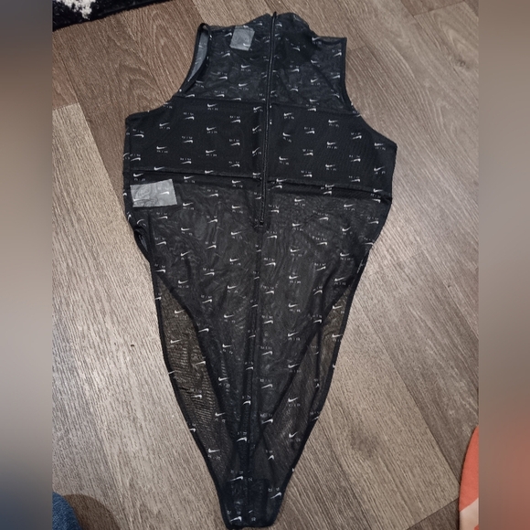 Nike Air mock neck all over print bodysuit in black - Picture 2 of 4